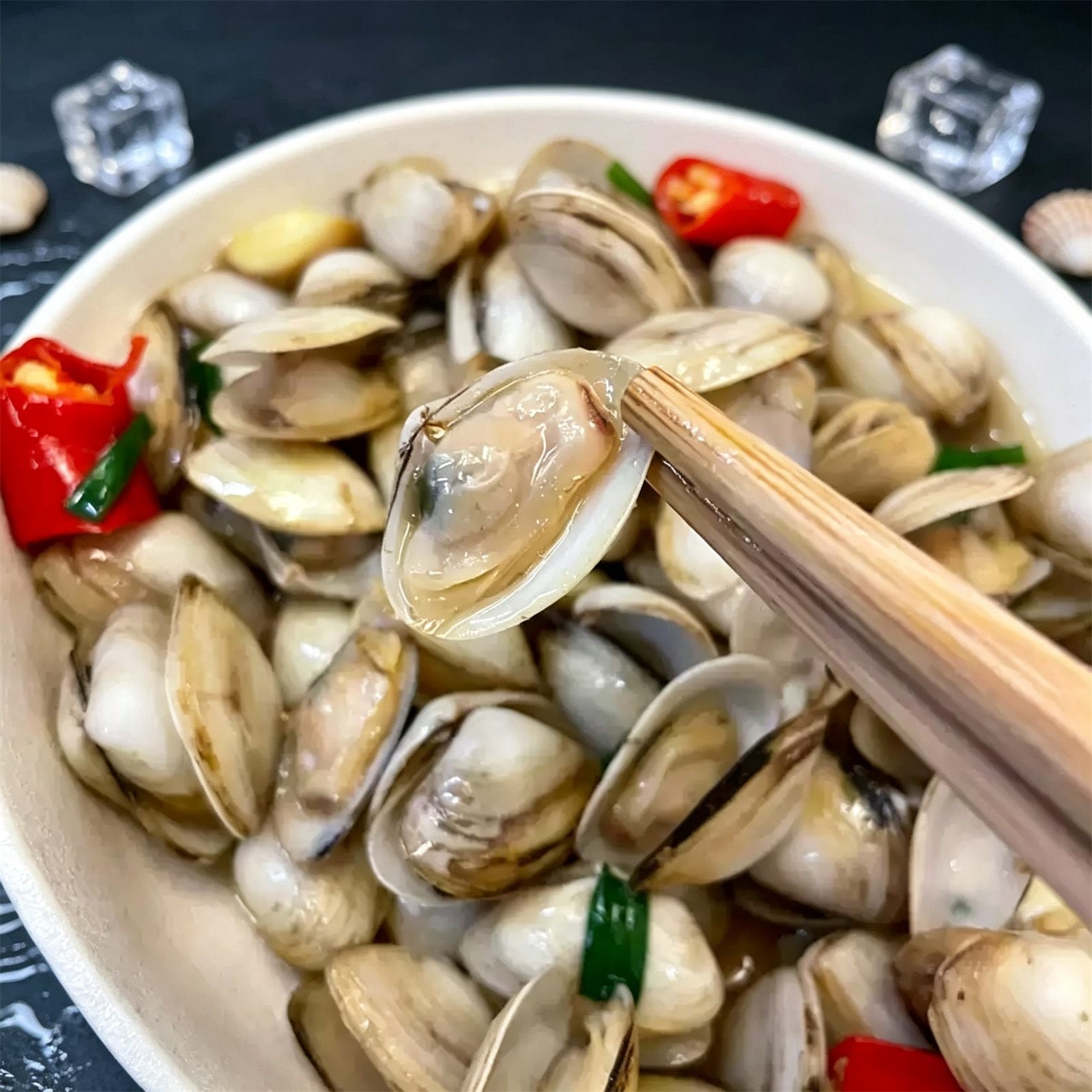Fresh Live Sea Clams